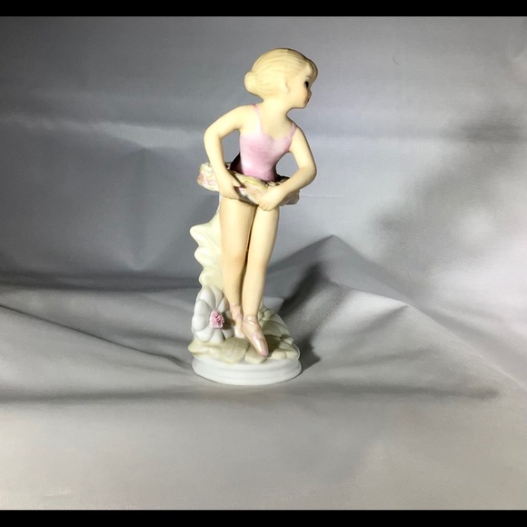 Hand painted Lefton “The Christopher Collection” - Picture 5 of 13